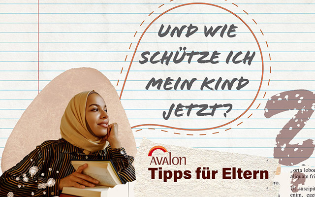 Mädchen liest ein Buch mit einer Sprechblase